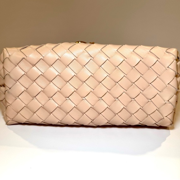 Bottega Veneta Small Andiamo Shoulder Bag In Pink Nude Nappa Intrecciato Leather - Picture 10 of 15